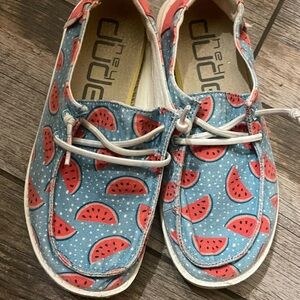 Hey dudes girls size 2